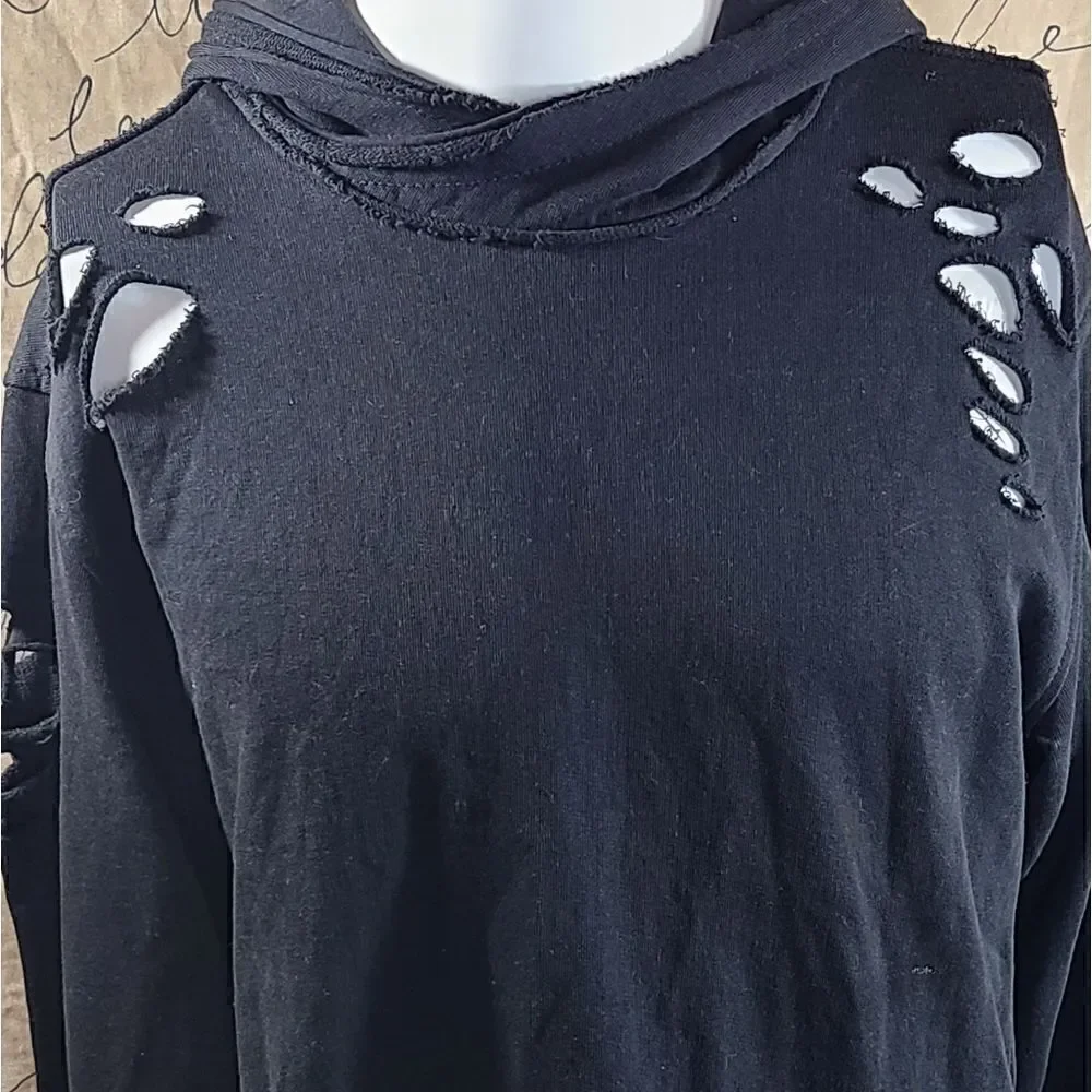 Distressed shirt - Picture 4 of 12